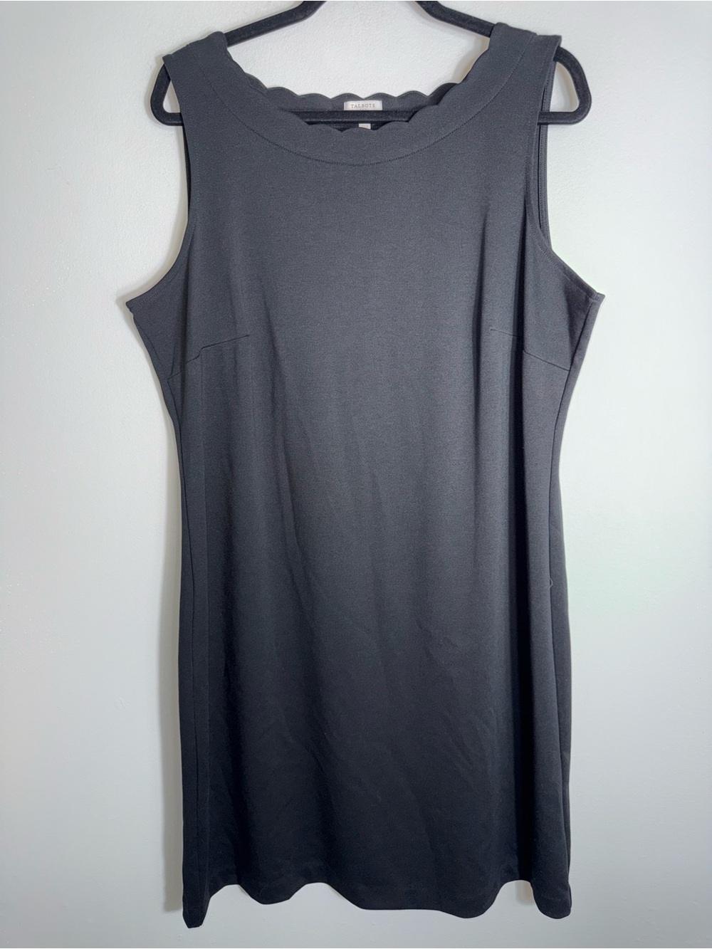 Talbots Sleeveless Pullover Shift Dress-Black-Scalloped Neckline-Size 1X